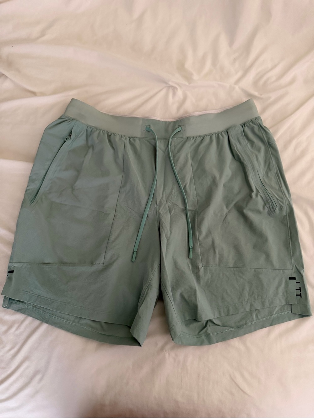 Lululemon License to Train Shorts 7in